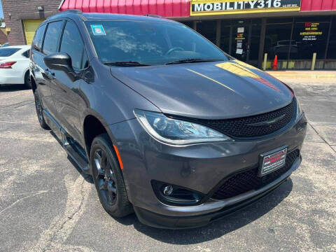 2020 Chrysler Pacifica Touring L