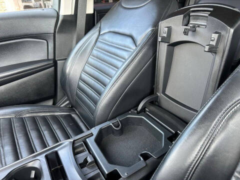 2022 Ford Edge SE