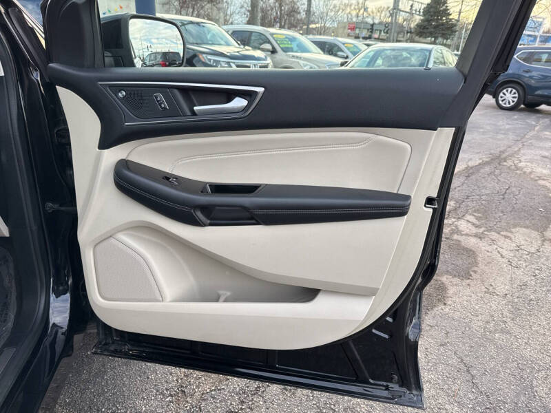 2019 Ford Edge Titanium