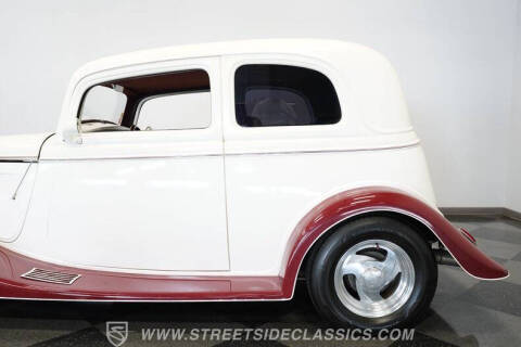 1933 Ford Victoria
