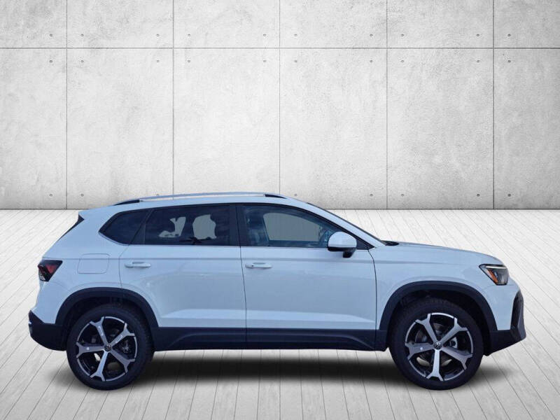 2025 Volkswagen Taos SEL 4Motion
