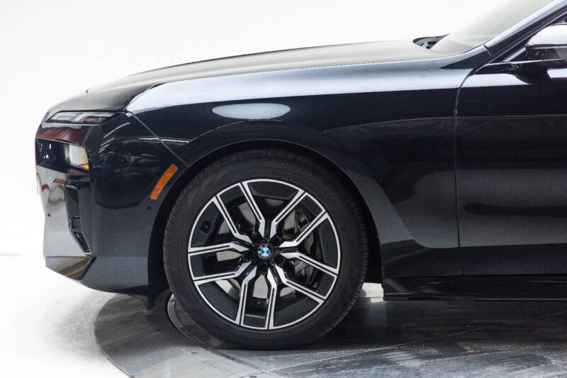 2023 BMW 7 Series 740i