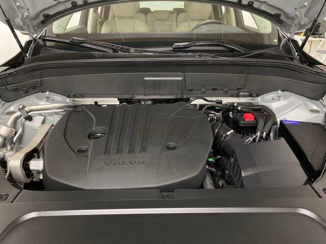 2025 Volvo XC90 B5 Core Bright Theme