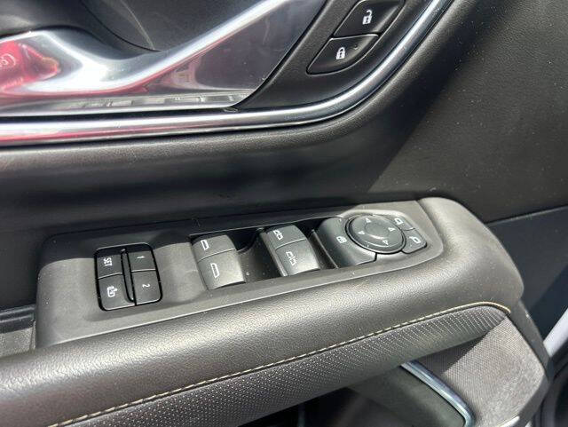 2024 GMC Yukon SLT