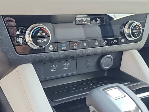 2025 Mitsubishi Outlander SEL Platinum Edition