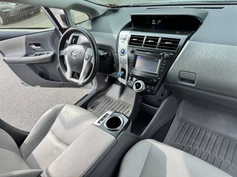 2014 Toyota Prius v Two