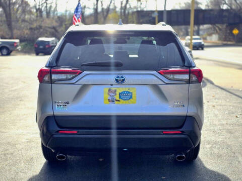 2020 Toyota RAV4 Hybrid XLE