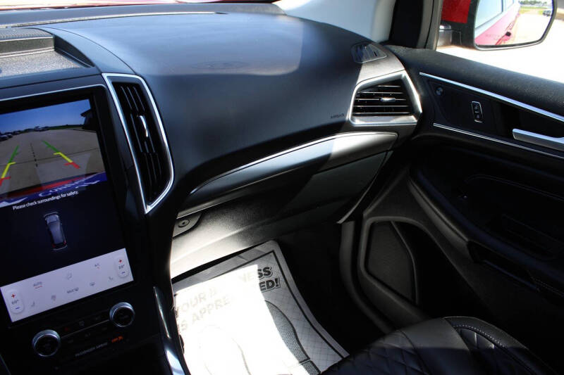 2023 Ford Edge Titanium