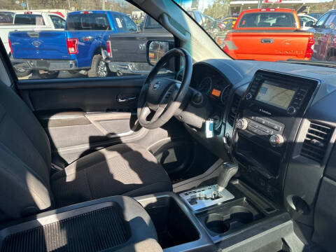 2015 Nissan Titan