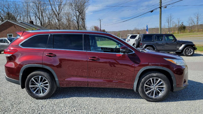 2017 Toyota Highlander for sale at 220 Auto Sales in Rocky Mount VA