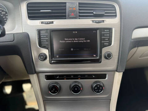 2017 Volkswagen Golf TSI Wolfsburg Edition