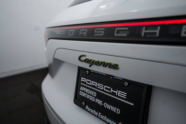 2022 Porsche Cayenne E-Hybrid Platinum Edition