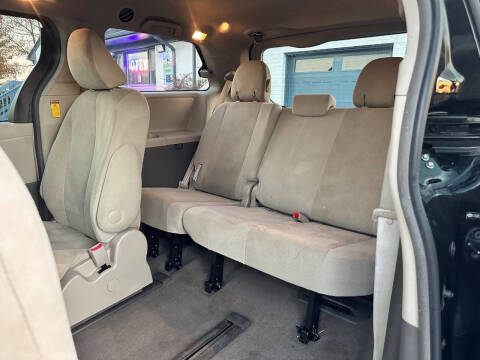 2014 Toyota Sienna L 7-Passenger