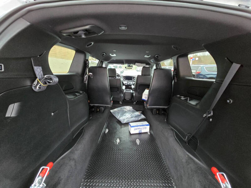 2025 Chrysler Voyager LX