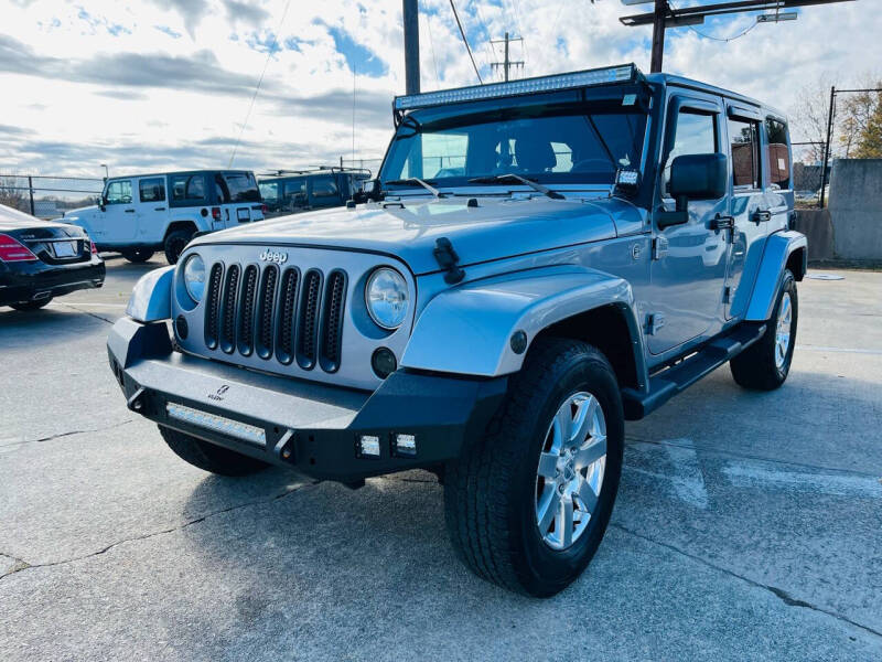 2015 Jeep Wrangler Unlimited Sahara photo 2