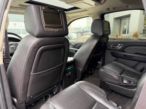 2013 Cadillac Escalade Platinum Edition