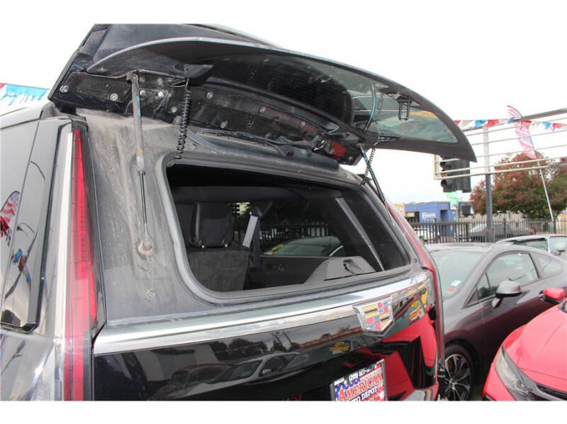 2023 Cadillac Escalade ESV Luxury