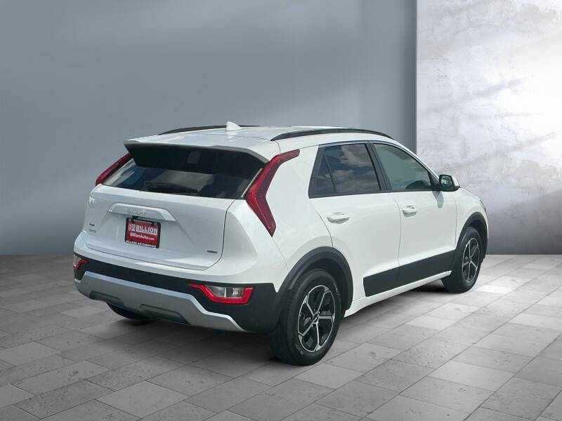 2023 Kia Niro LX