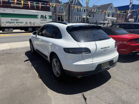 2017 Porsche Macan