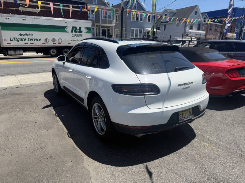 2017 Porsche Macan
