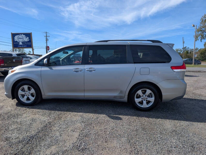 2011 Toyota Sienna LE 7-Passenger Auto Access Seat