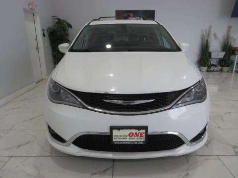 2017 Chrysler Pacifica Touring-L