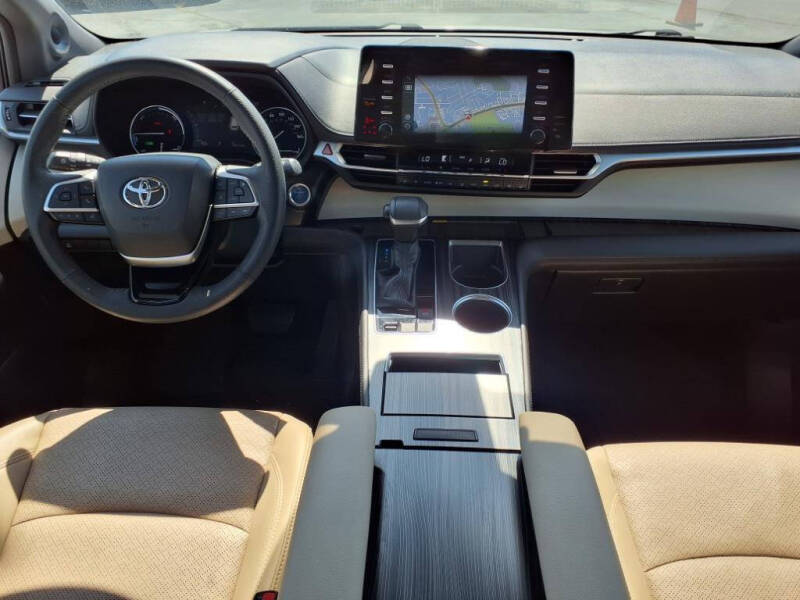 2023 Toyota Sienna Limited 7-Passenger