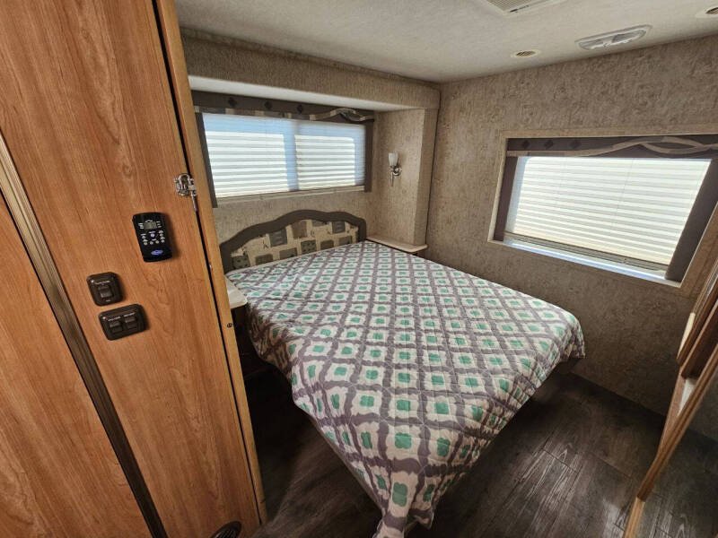 2008 National RV Surf Side