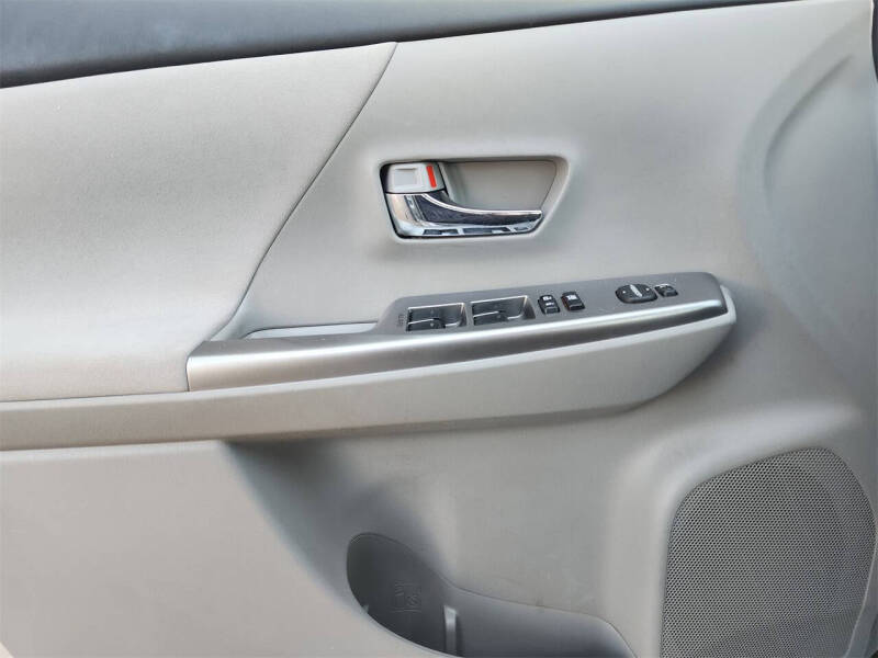 2016 Toyota Prius v Two