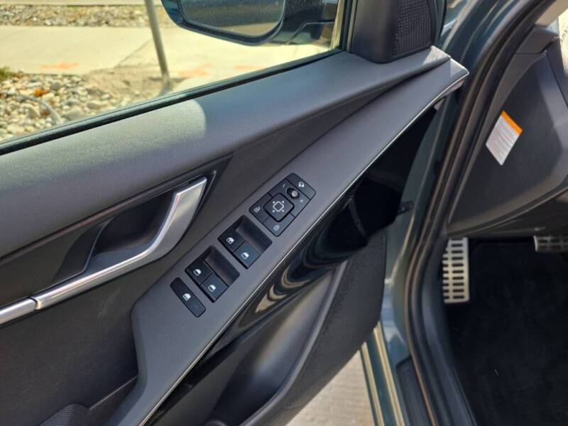 2023 Kia Niro EX Touring