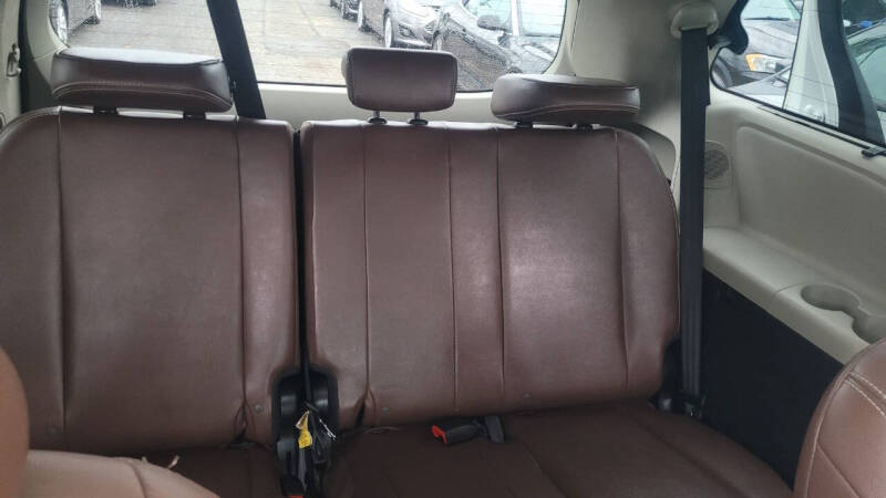 2015 Toyota Sienna Limited Premium 7-Passenger