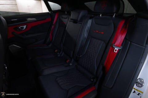 2023 Lamborghini Urus S