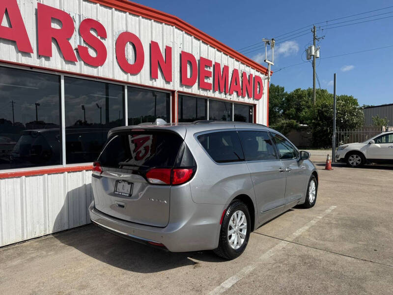 2017 Chrysler Pacifica Touring Plus