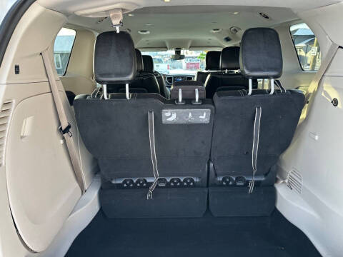2020 Chrysler Voyager LXi