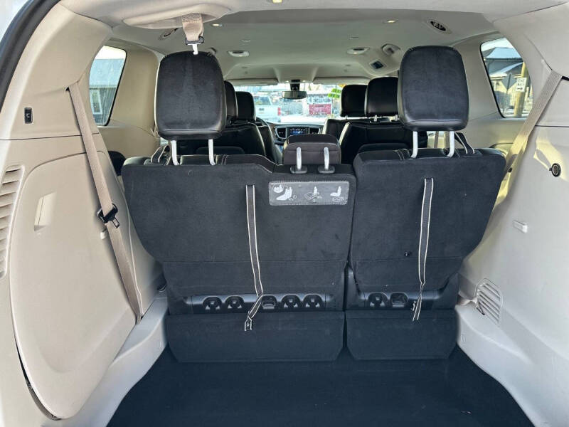 2020 Chrysler Voyager LXi