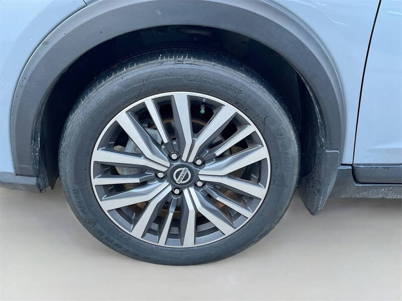 2021 Nissan Kicks SR