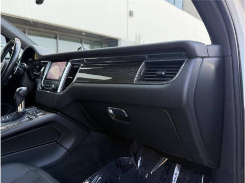 2017 Porsche Macan S