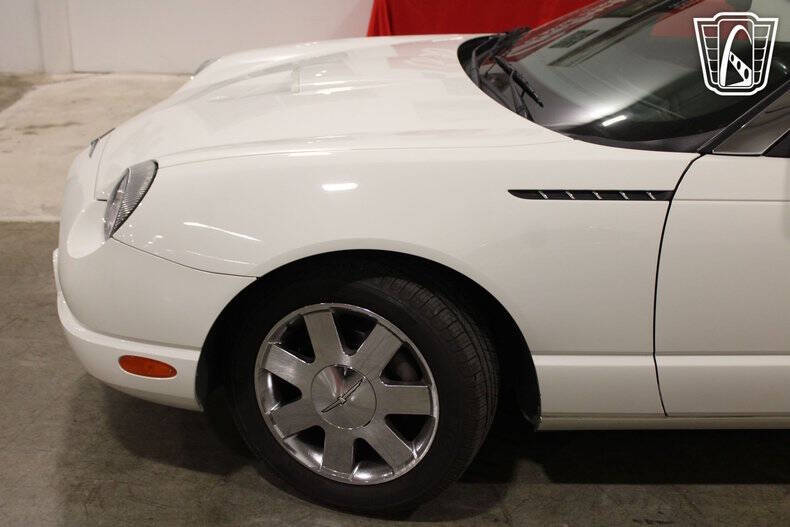 2002 Ford Thunderbird Deluxe