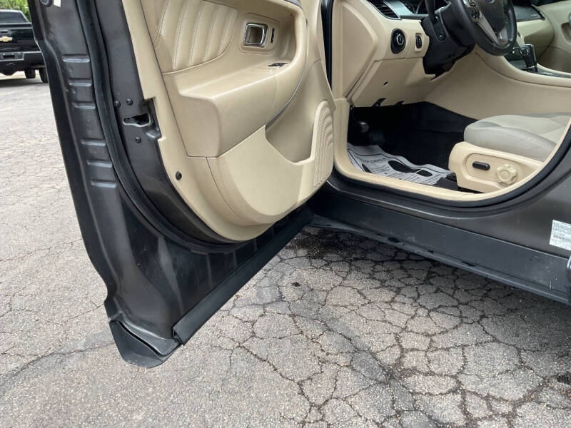 2015 Ford Taurus SEL