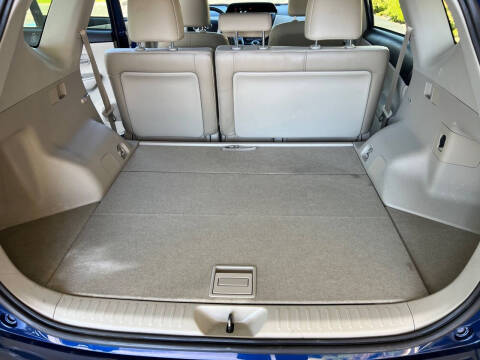 2013 Toyota Prius v Five