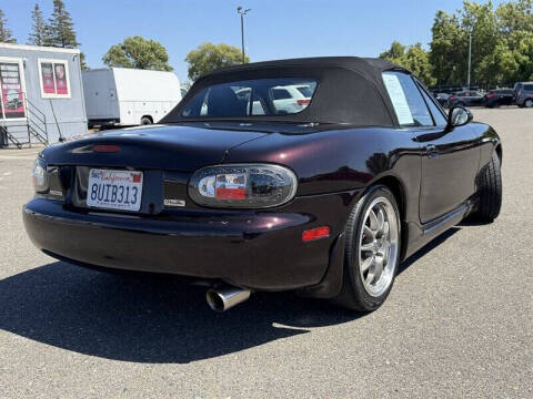 2005 Mazda MX-5 Miata