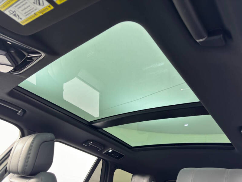 2021 Land Rover Range Rover P525 HSE Westminster Edition