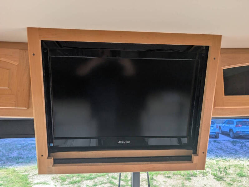 2005 Freightliner MH Chassis
