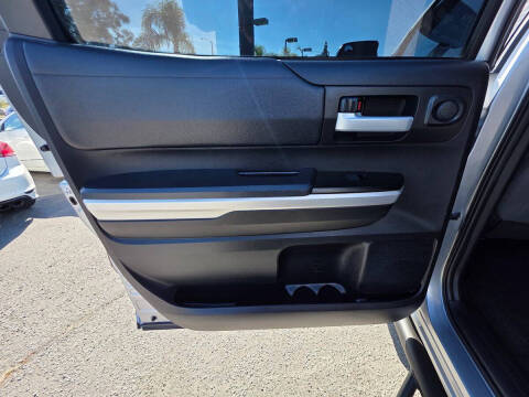 2017 Toyota Tundra SR5