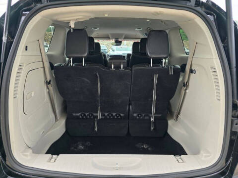 2024 Chrysler Pacifica Plug-In Hybrid Select