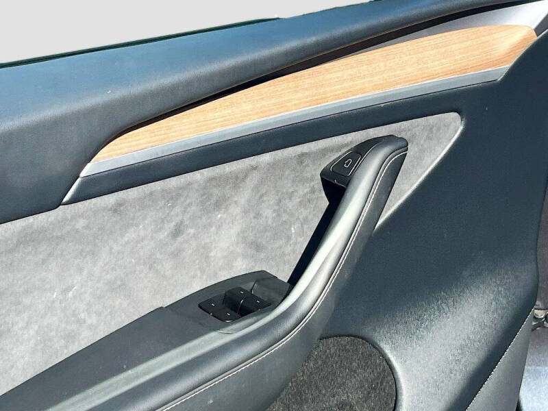 2025 Tesla Model Y Long Range