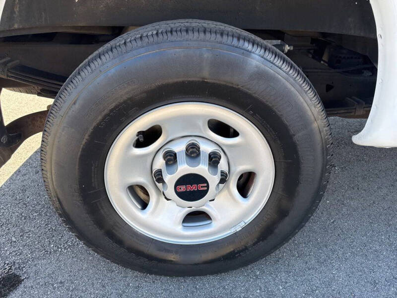 2023 GMC Savana 2500