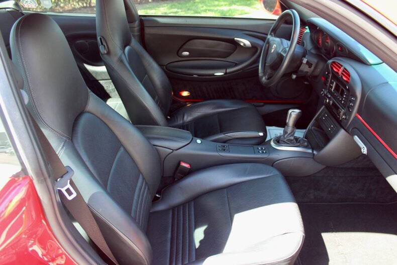 2003 Porsche 911 Carrera