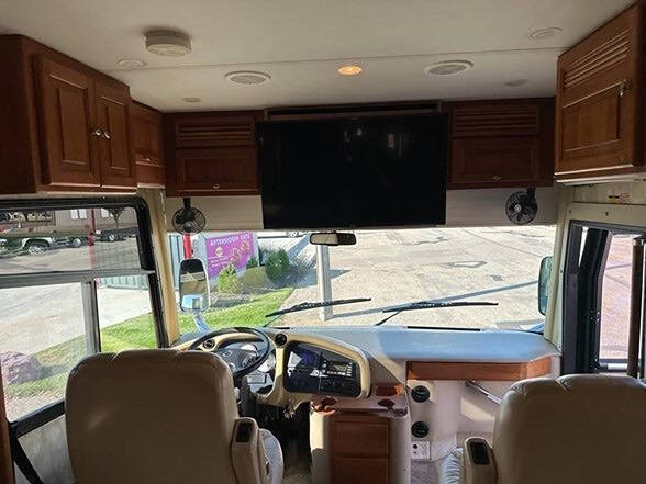 2008 Freightliner XCR Chassis