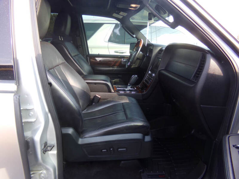 2016 Lincoln Navigator Select